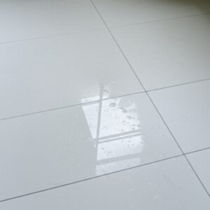 Bí quyết và cách làm sạch sàn nhà vệ sinh trắng sáng, khử mùi hôi hiệu quả